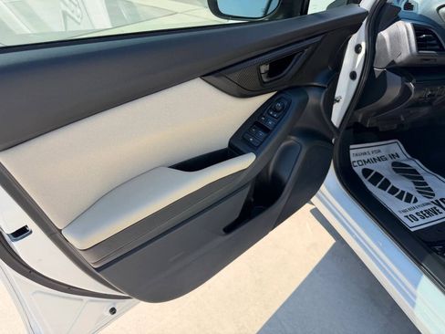 Used 2022 Subaru Impreza 2.0i Premium AWD/4WD image 16