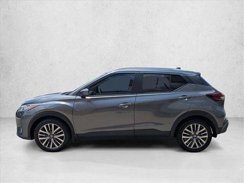 Used 2021 Nissan Kicks SV FWD image 9