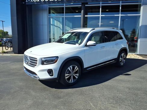New 2025 Mercedes-Benz GLB 250 4MATIC image 2