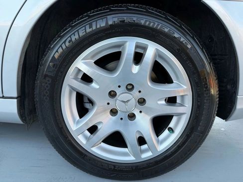 Used 2005 Mercedes-Benz E 320 Sedan image 11