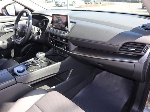 Certified 2025 Nissan Rogue SV w/ SV Premium Package image 25