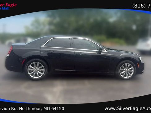Used 2017 Chrysler 300 Limited w/ 300 Premium Group AWD/4WD image 6