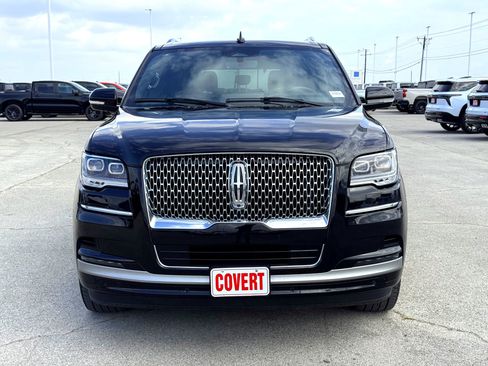 Used 2024 Lincoln Navigator Reserve image 3