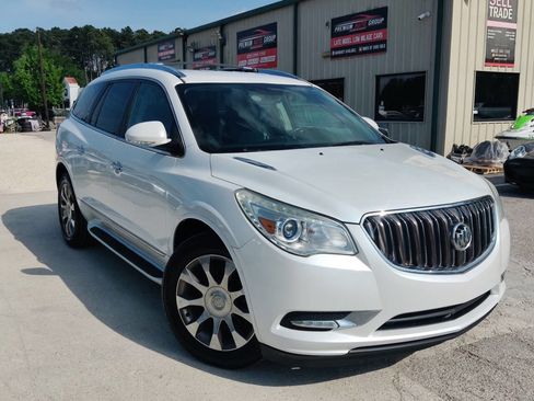 Used 2017 Buick Enclave Leather image 2