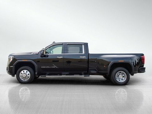 Used 2024 GMC Sierra 3500 Denali w/ Denali Reserve Package AWD/4WD image 2