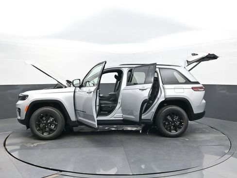 New 2025 Jeep Grand Cherokee Laredo image 60