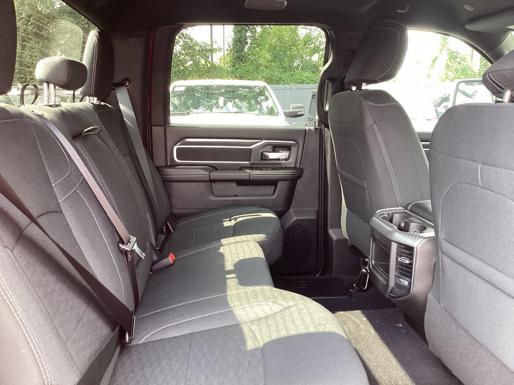 New 2026 RAM 3500 Big Horn AWD/4WD image 15