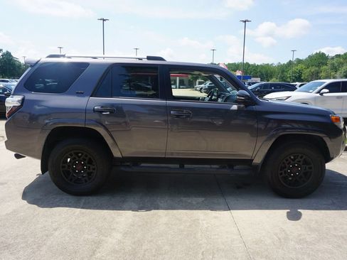 Used 2021 Toyota 4Runner SR5 Premium w/ Moonroof Package AWD/4WD image 25