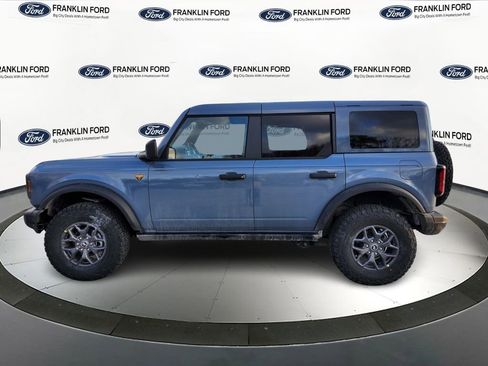 New 2025 Ford Bronco Badlands image 2