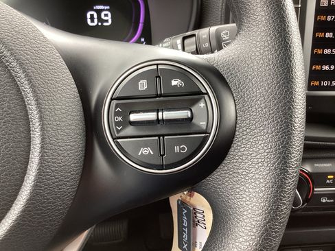 Used 2025 Kia Soul LX w/ LX Technology Package FWD image 6