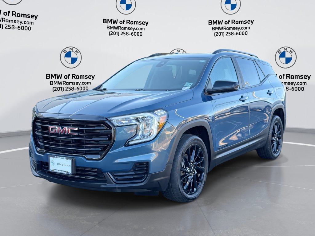 Used 2024 GMC Terrain SLE w/ Driver Convenience Package AWD/4WD image 1