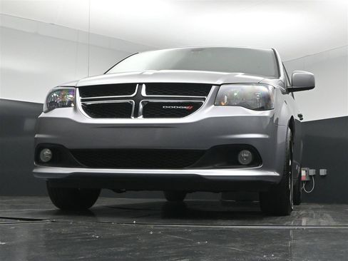 Used 2019 Dodge Grand Caravan GT FWD image 28
