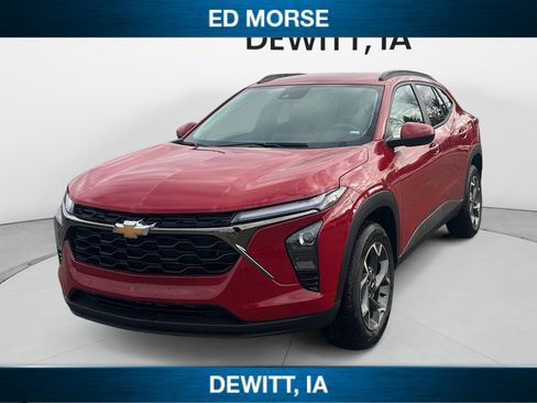 Used 2026 Chevrolet Trax LT image 1