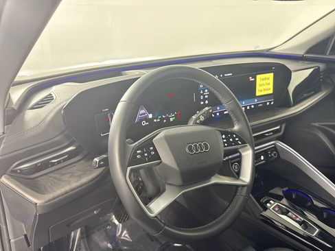 Used 2025 Audi Q5 Premium Plus w/ Premium Plus AWD/4WD image 23