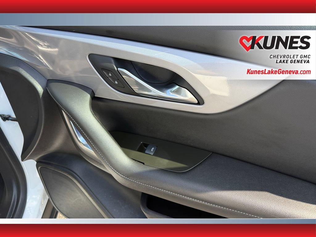 Used 2025 Chevrolet Blazer LT AWD/4WD image 39