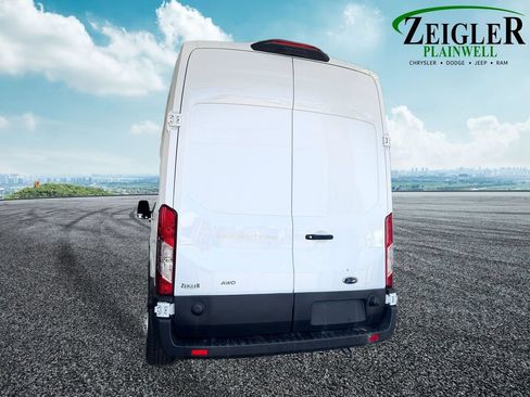 Used 2025 Ford Transit 250 148 High Roof AWD image 4