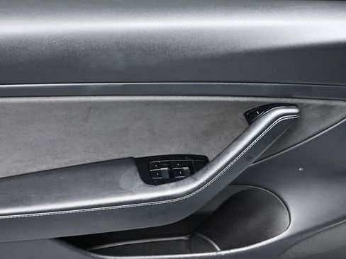 Used 2019 Tesla Model 3 Mid Range image 12