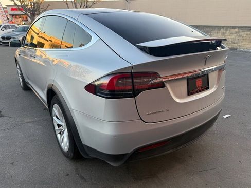 Used 2017 Tesla Model X 90D image 11