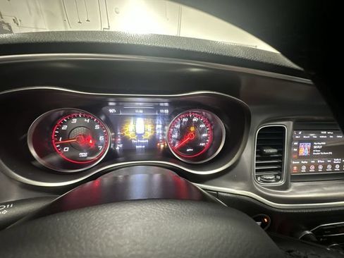 Used 2021 Dodge Charger SXT w/ Leather Interior Group RWD image 14