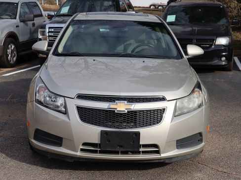 Used 2014 Chevrolet Cruze Diesel image 2