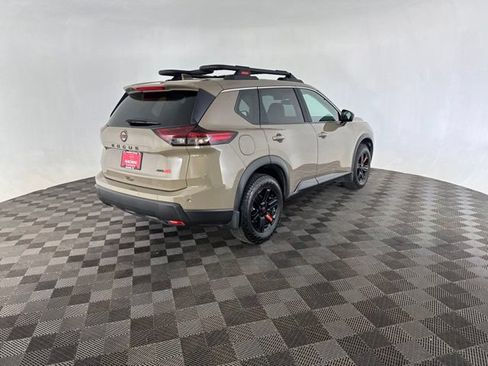 Used 2025 Nissan Rogue SV AWD/4WD image 5