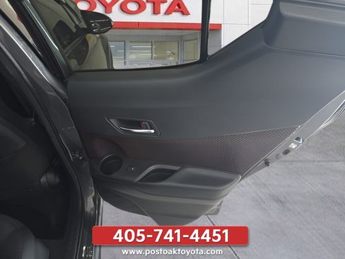 Used 2019 Toyota C-HR Limited FWD image 29