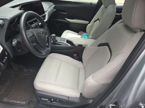 Used 2024 Lexus UX 250h AWD w/ Premium Package image 15