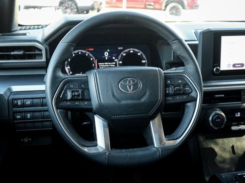 Used 2026 Toyota Tacoma TRD Off-Road AWD/4WD image 6