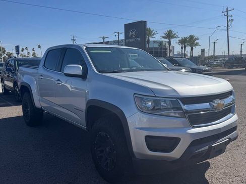 Used 2017 Chevrolet Colorado LT AWD/4WD image 3