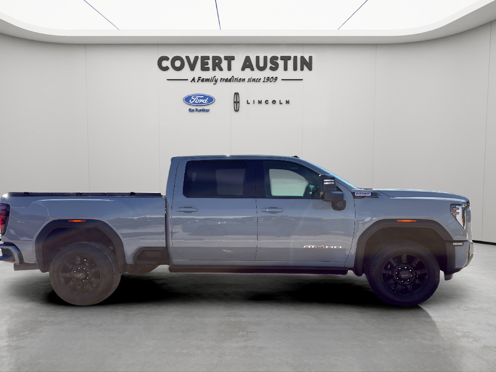 Used 2025 GMC Sierra 2500 AT4 w/ AT4 Premium Plus Package AWD/4WD image 6
