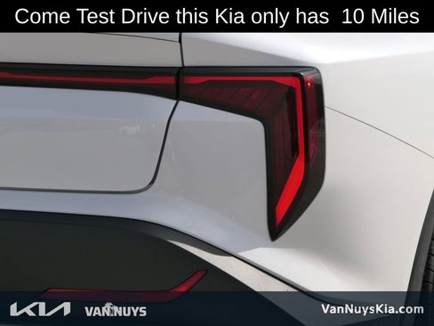 Used 2025 Kia K4 EX image 4