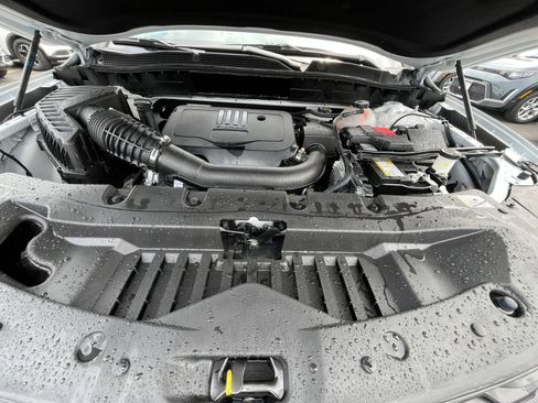 Used 2025 Chevrolet Blazer LT FWD image 32