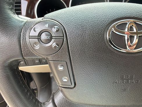 Used 2008 Toyota Sequoia Limited image 31