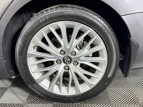 Used 2019 Toyota Camry XLE image 66