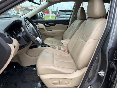 Used 2017 Nissan Rogue SL w/ SL Premium Package FWD image 12