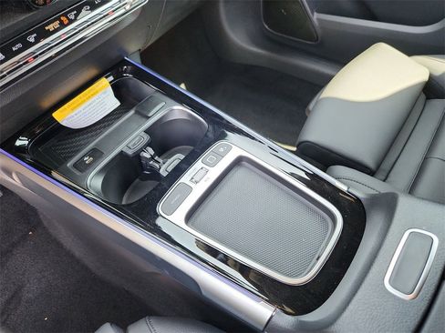 New 2025 Mercedes-Benz GLB 250 image 22