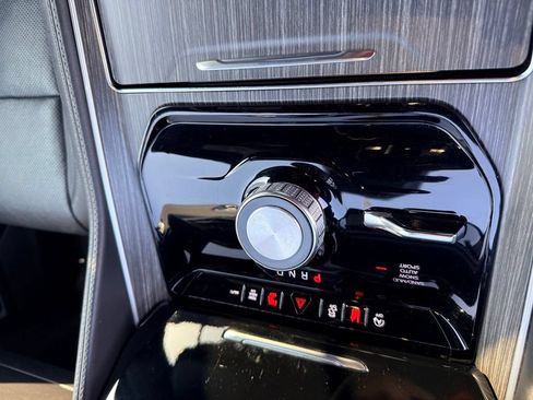 Used 2024 Jeep Wagoneer Series II AWD/4WD image 15