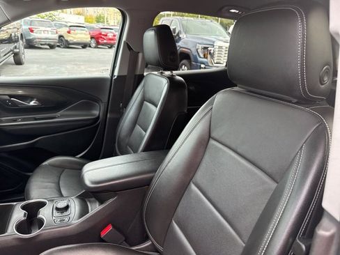 Used 2022 GMC Terrain SLT w/ Infotainment Package II image 12