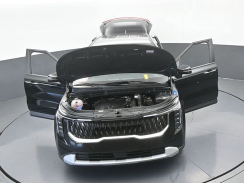 Used 2025 Kia Carnival image 69