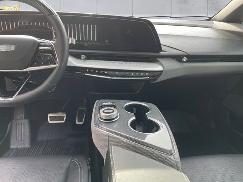 Used 2025 Cadillac Optiq Luxury 2 w/ LPO, Floor Liner Package image 11
