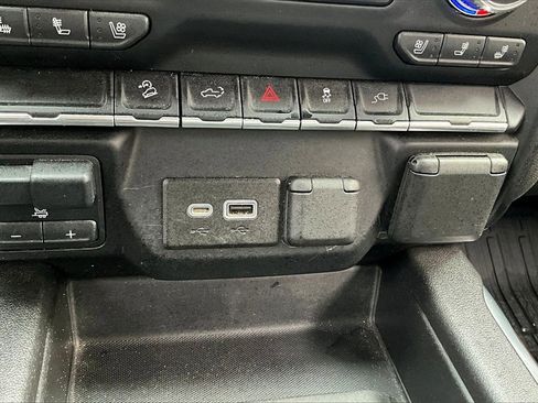 Used 2022 GMC Sierra 1500 SLT image 17