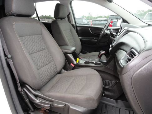 Used 2018 Chevrolet Equinox LT FWD image 8