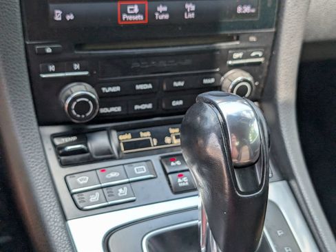 Used 2018 Porsche 718 Boxster RWD image 20