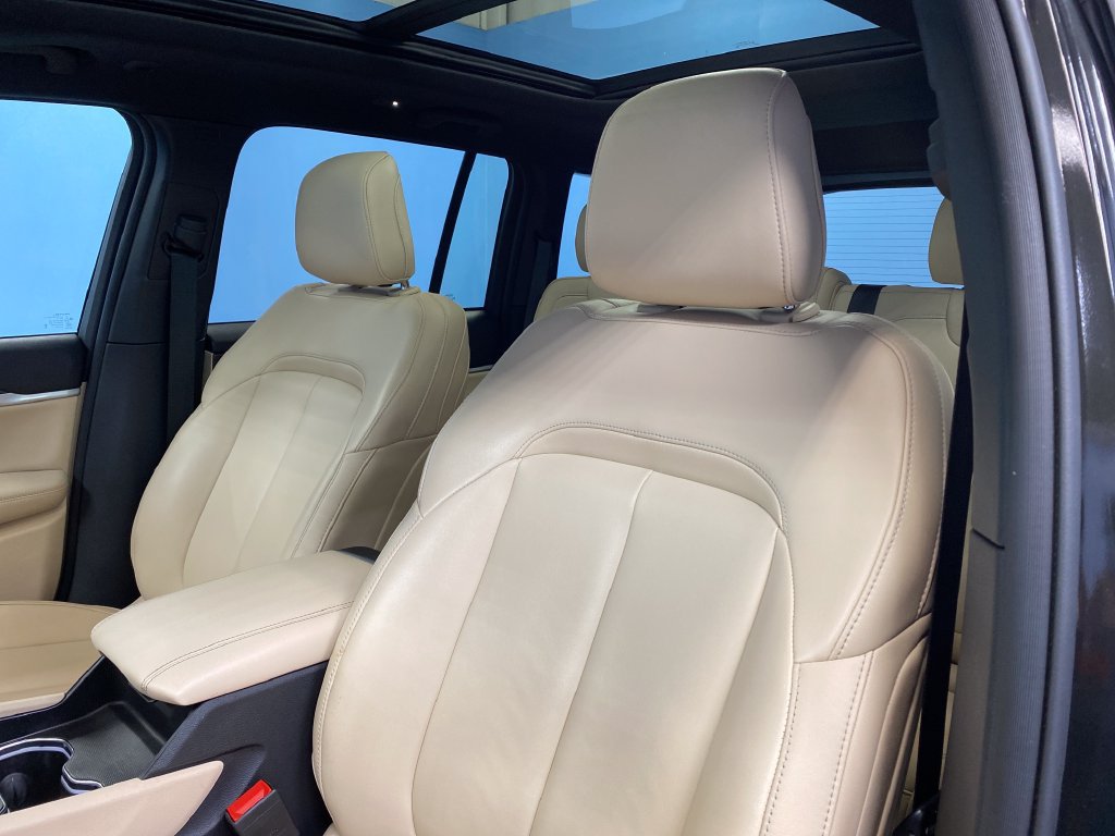 Used 2024 Jeep Grand Cherokee Limited AWD/4WD image 9