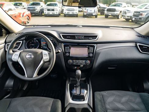 Used 2016 Nissan Rogue SL image 18