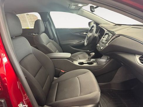 Used 2022 Chevrolet Malibu LT FWD image 4