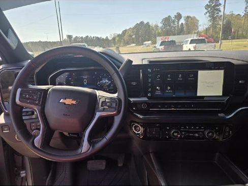 Used 2024 Chevrolet Silverado 3500 High Country w/ High Country Premium Package image 8