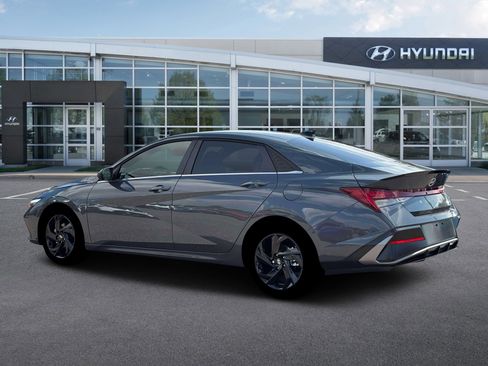 New 2026 Hyundai Elantra SEL Sport FWD image 4