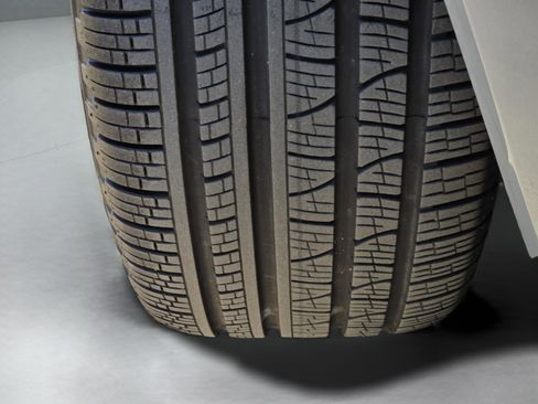 Certified 2025 Volvo XC90 B5 Ultra w/ Protection Package Premier image 45