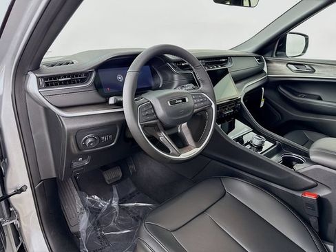 New 2025 Jeep Grand Cherokee Limited AWD/4WD image 9